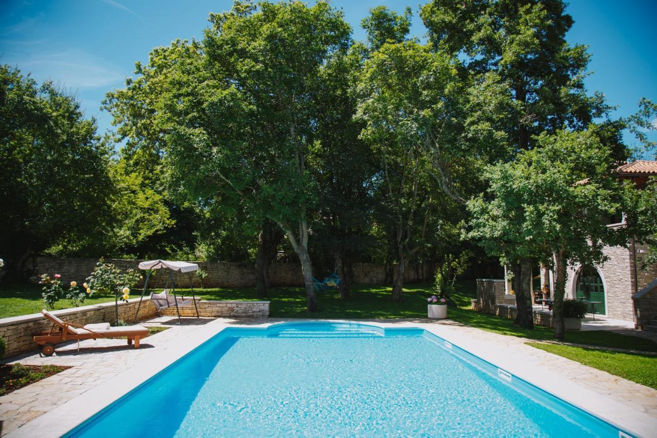 Villa Kringa Tinjan Kültér fotó