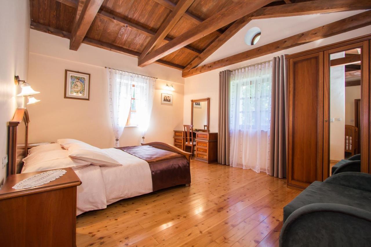 Villa Kringa Tinjan Kültér fotó