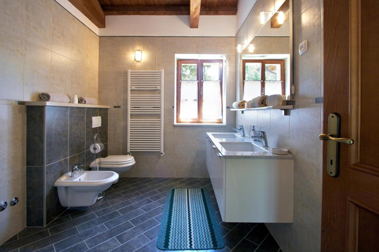 Villa Kringa Tinjan Kültér fotó