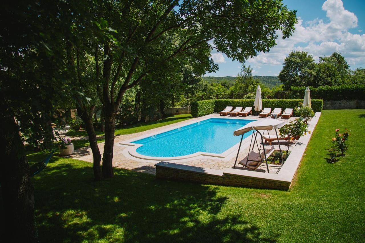 Villa Kringa Tinjan Kültér fotó