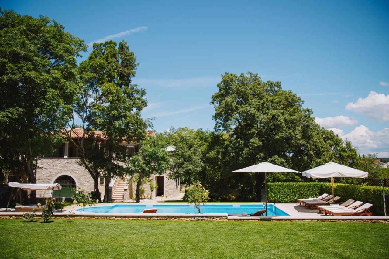 Villa Kringa Tinjan Kültér fotó