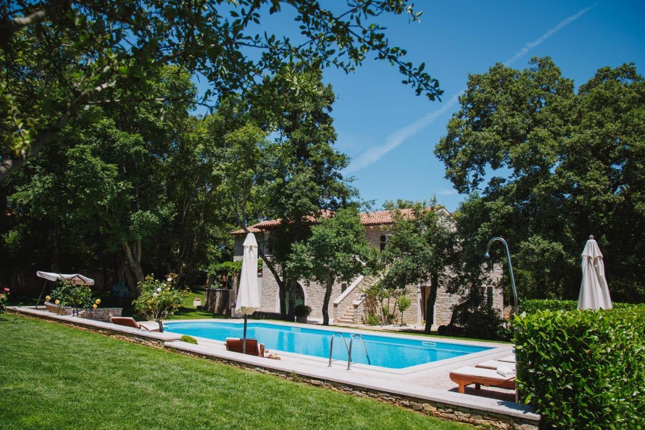Villa Kringa Tinjan Kültér fotó