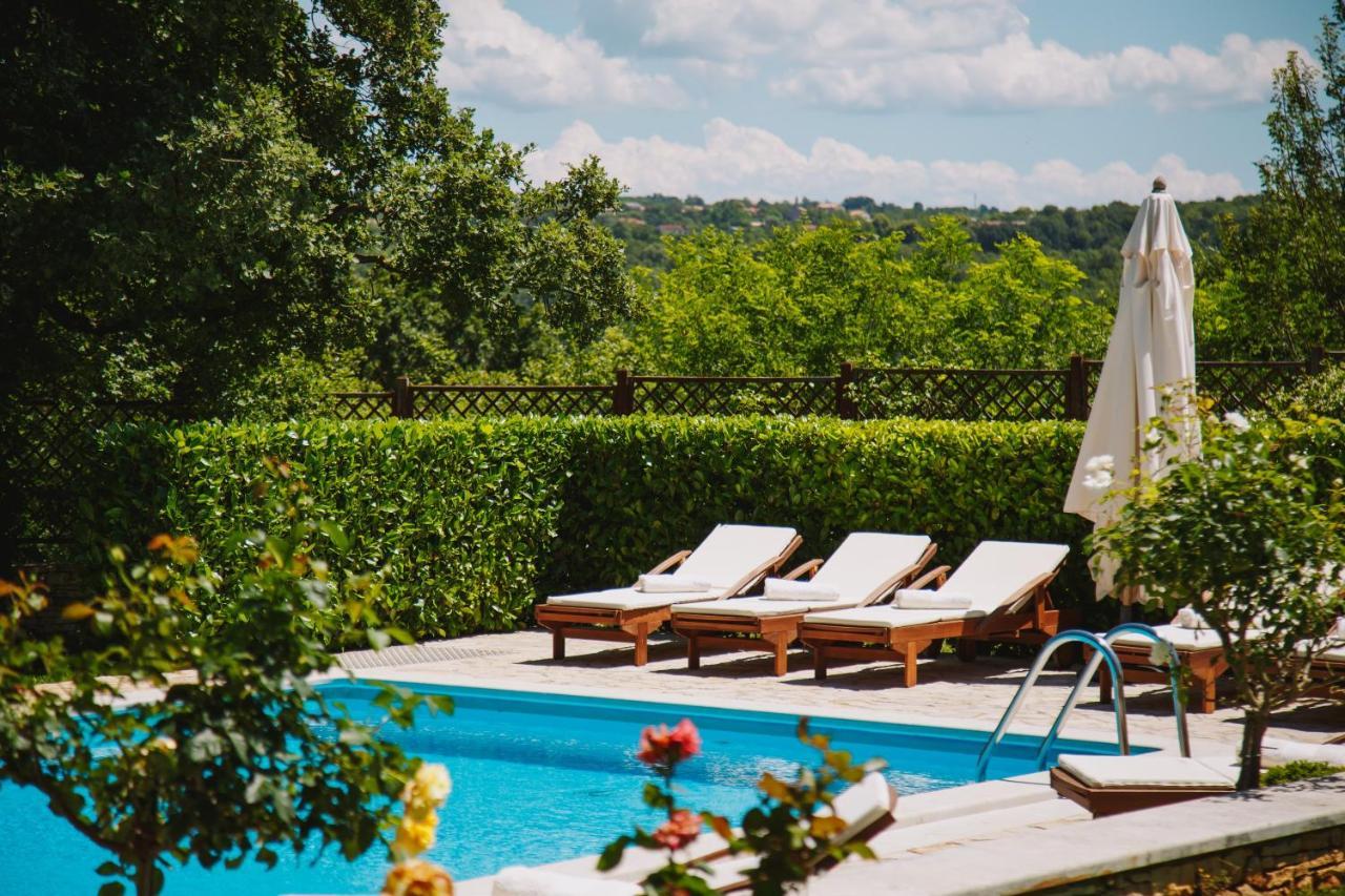 Villa Kringa Tinjan Kültér fotó